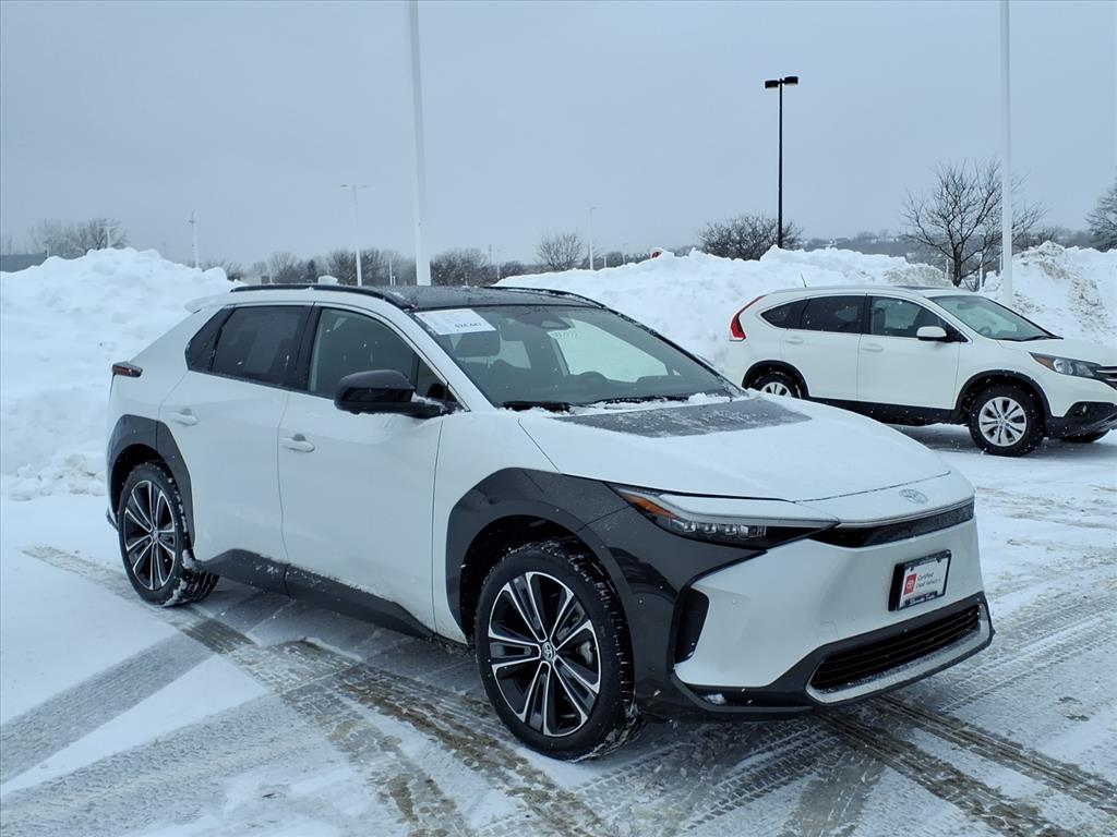 2023 Toyota bZ4X Limited's photo