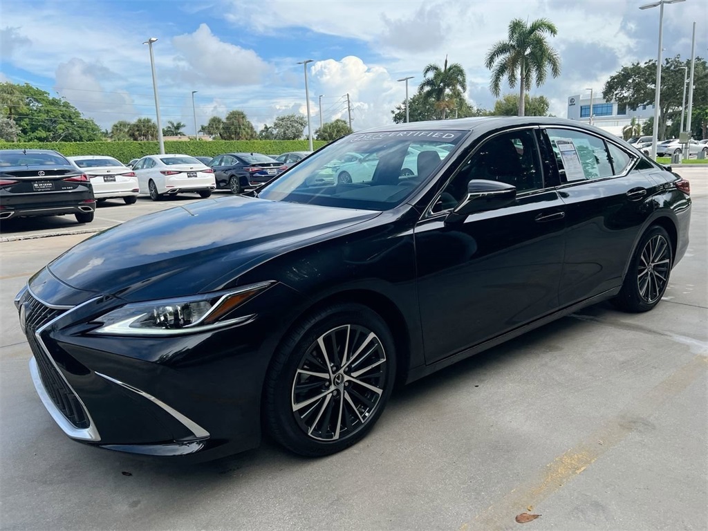 2024 Lexus ES 300h Premium photo 3