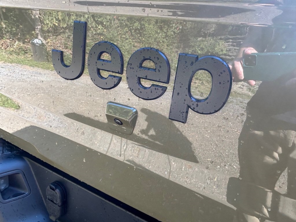 2025 Jeep Gladiator Sport photo 13