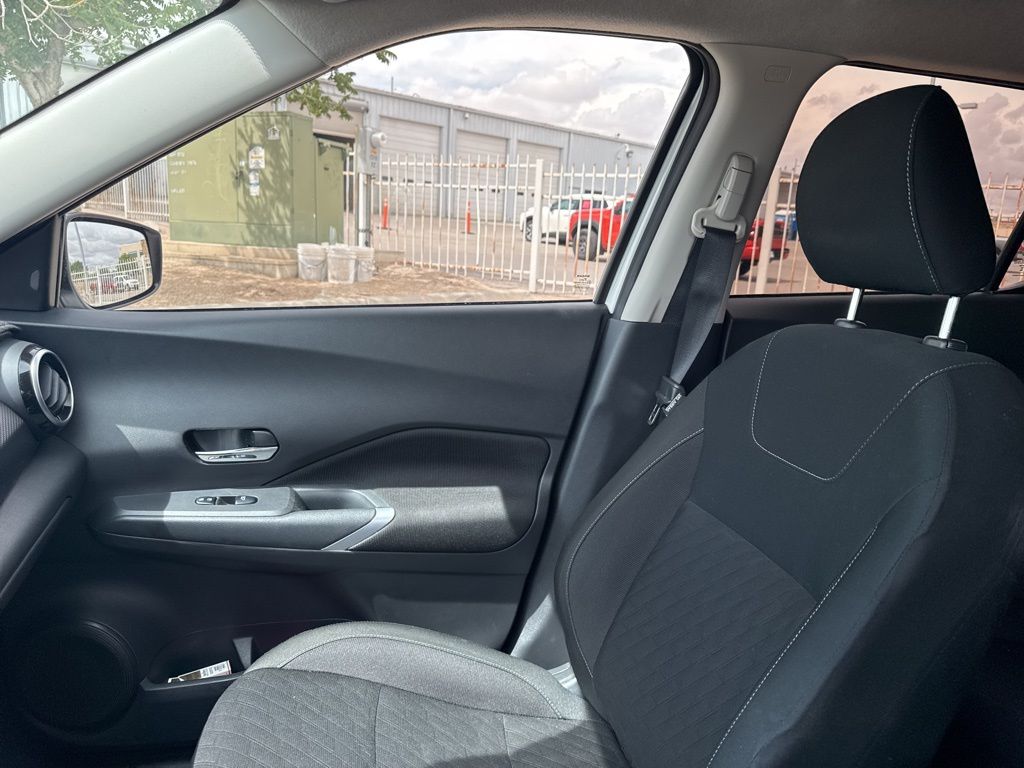 2024 Nissan Kicks SV photo 25