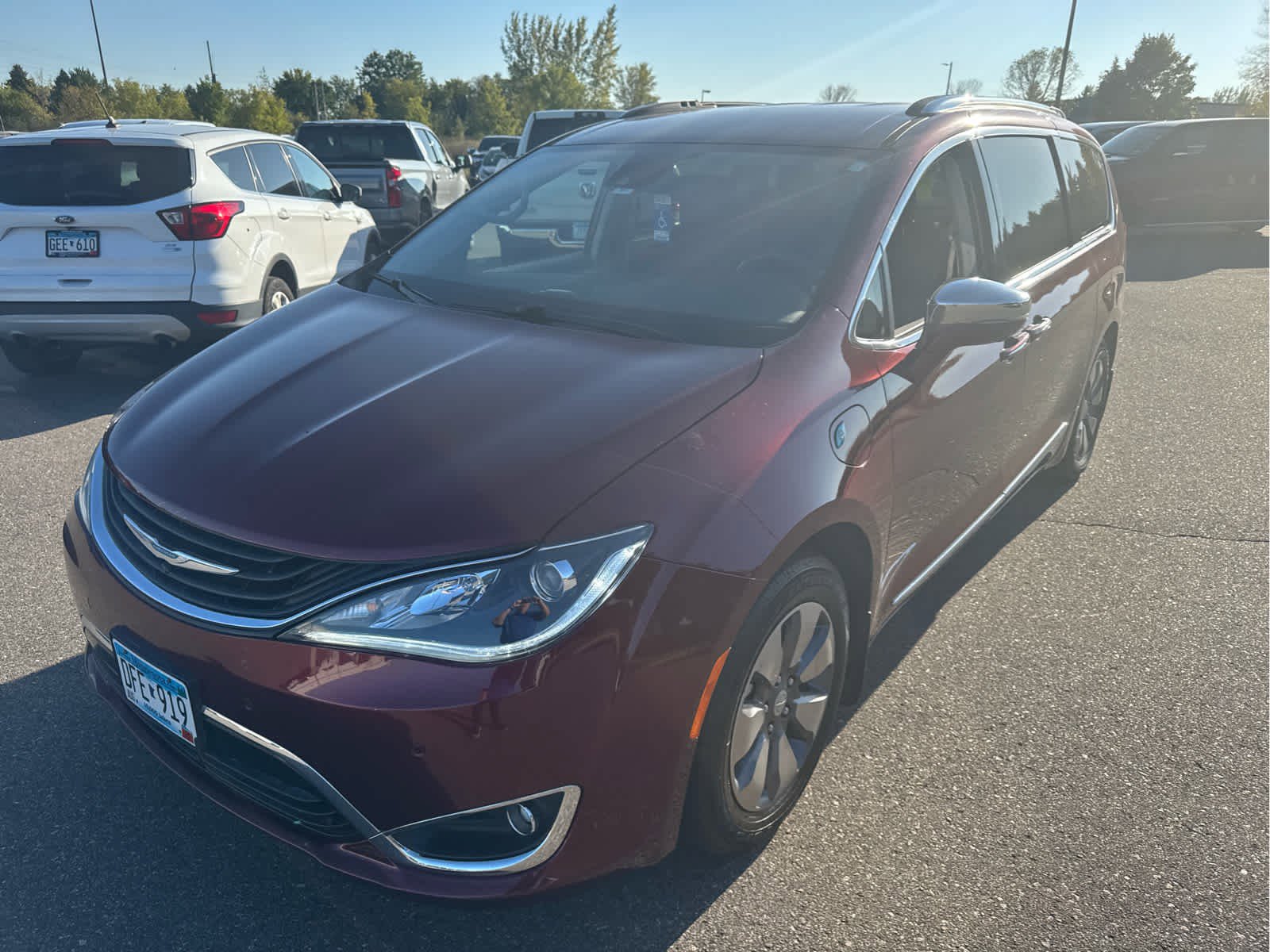 Used 2018 Chrysler Pacifica Hybrid Limited with VIN 2C4RC1N76JR183423 for sale in Cambridge, Minnesota