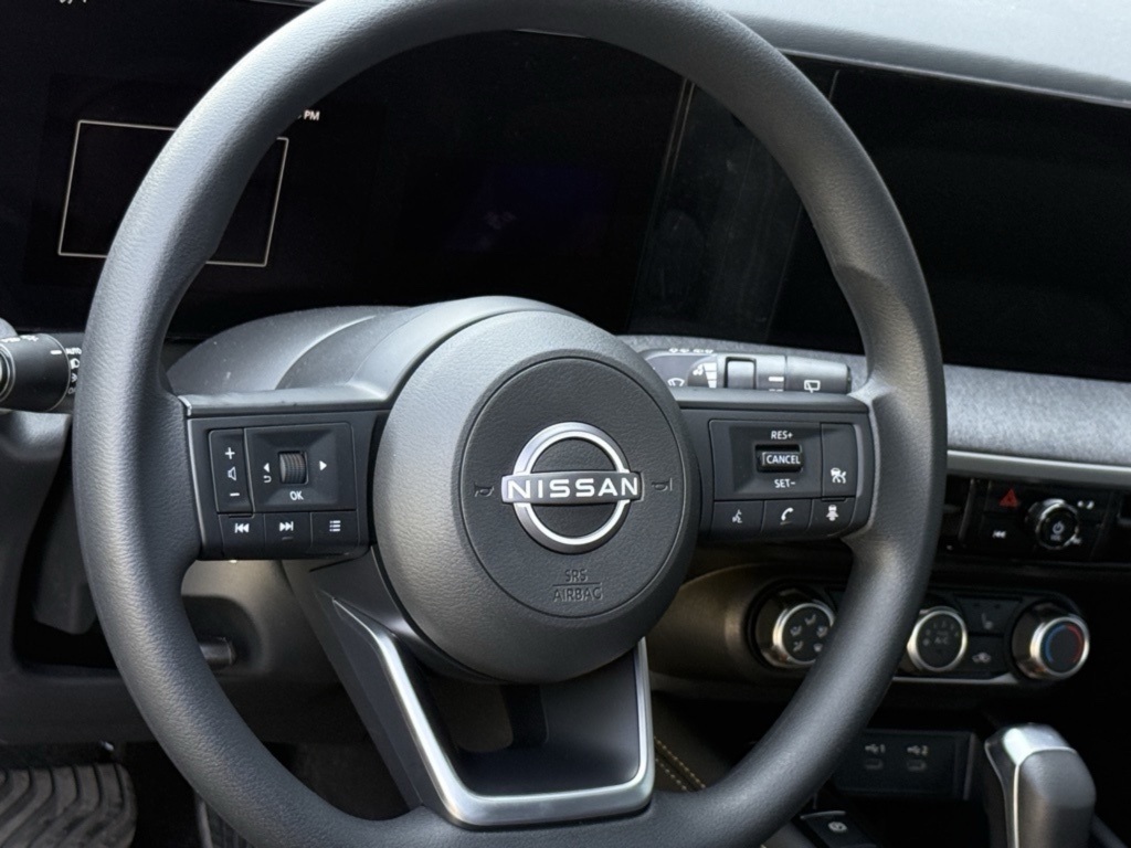 2025 Nissan Kicks SV photo 16
