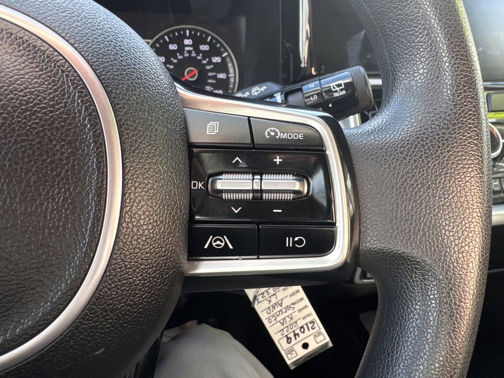 2022 Kia Sorento LX photo 10