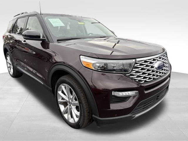 2022 Ford Explorer Platinum's photo
