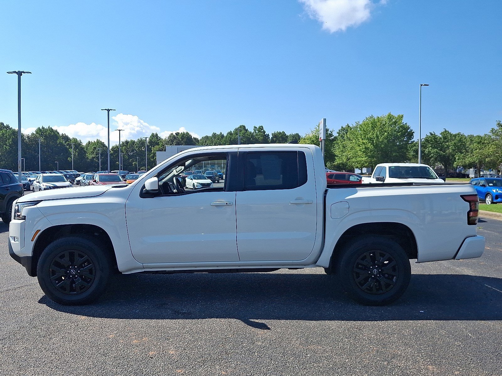2024 Nissan Frontier SV photo 7