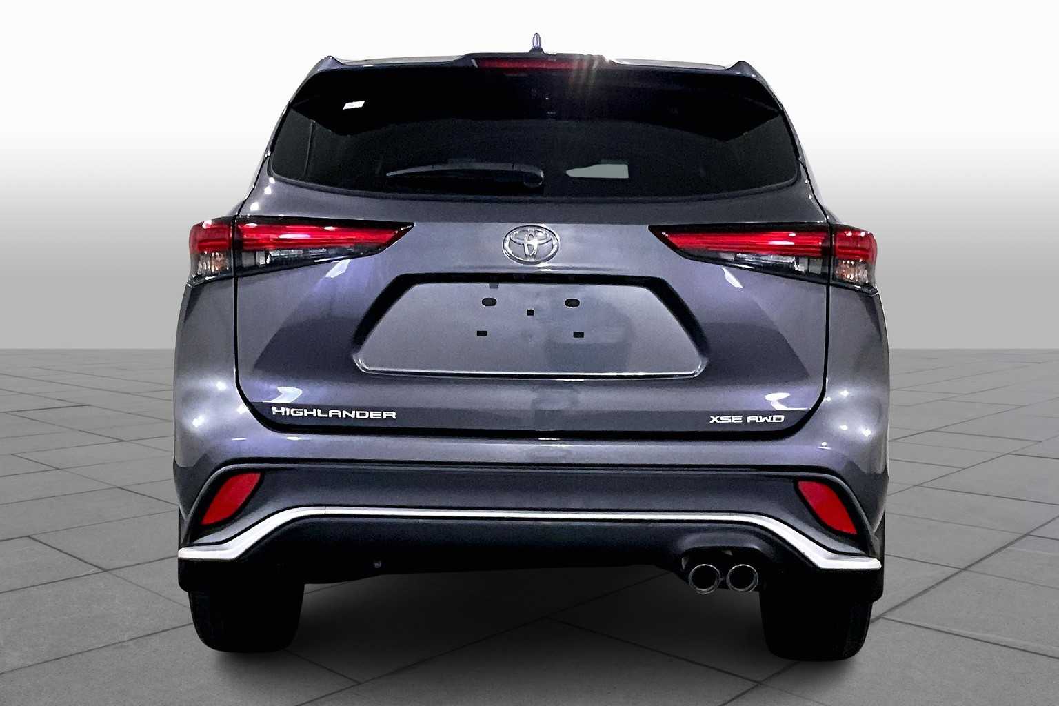2023 Toyota Highlander XSE photo 3
