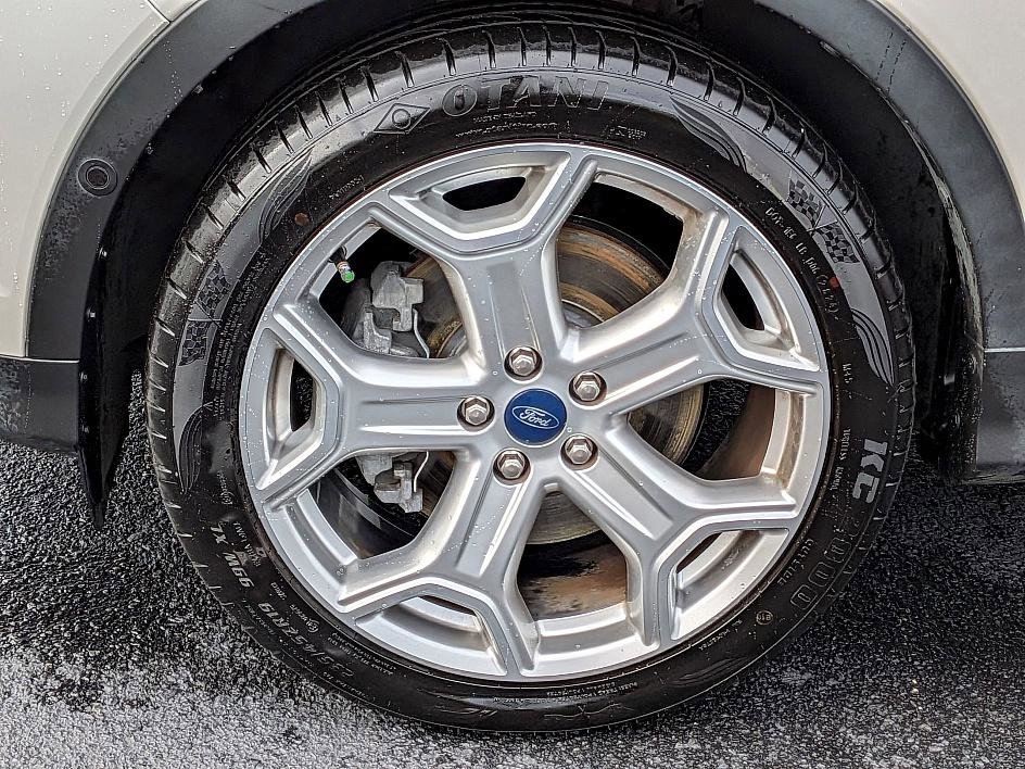 2019 Ford Escape Titanium photo 10