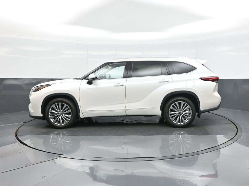 2021 Toyota Highlander Platinum photo 4