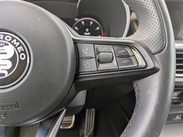 2024 Alfa Romeo Stelvio Ti photo 13