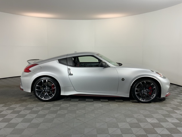 2017 Nissan 370Z Nismo photo 4