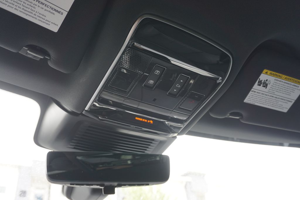 2025 Land Rover Range Rover Sport SE photo 15