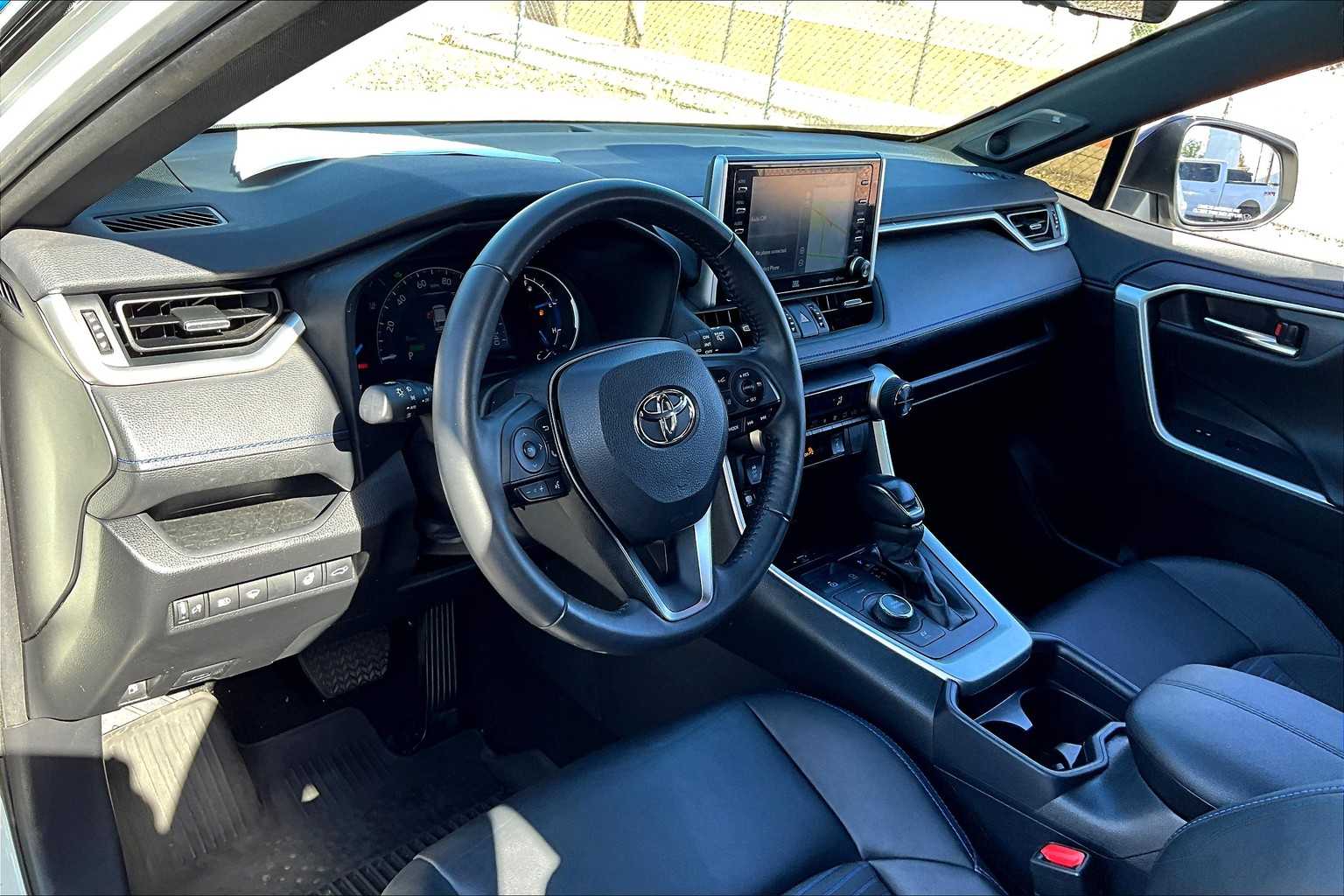 2021 Toyota RAV4 Hybrid XSE photo 14