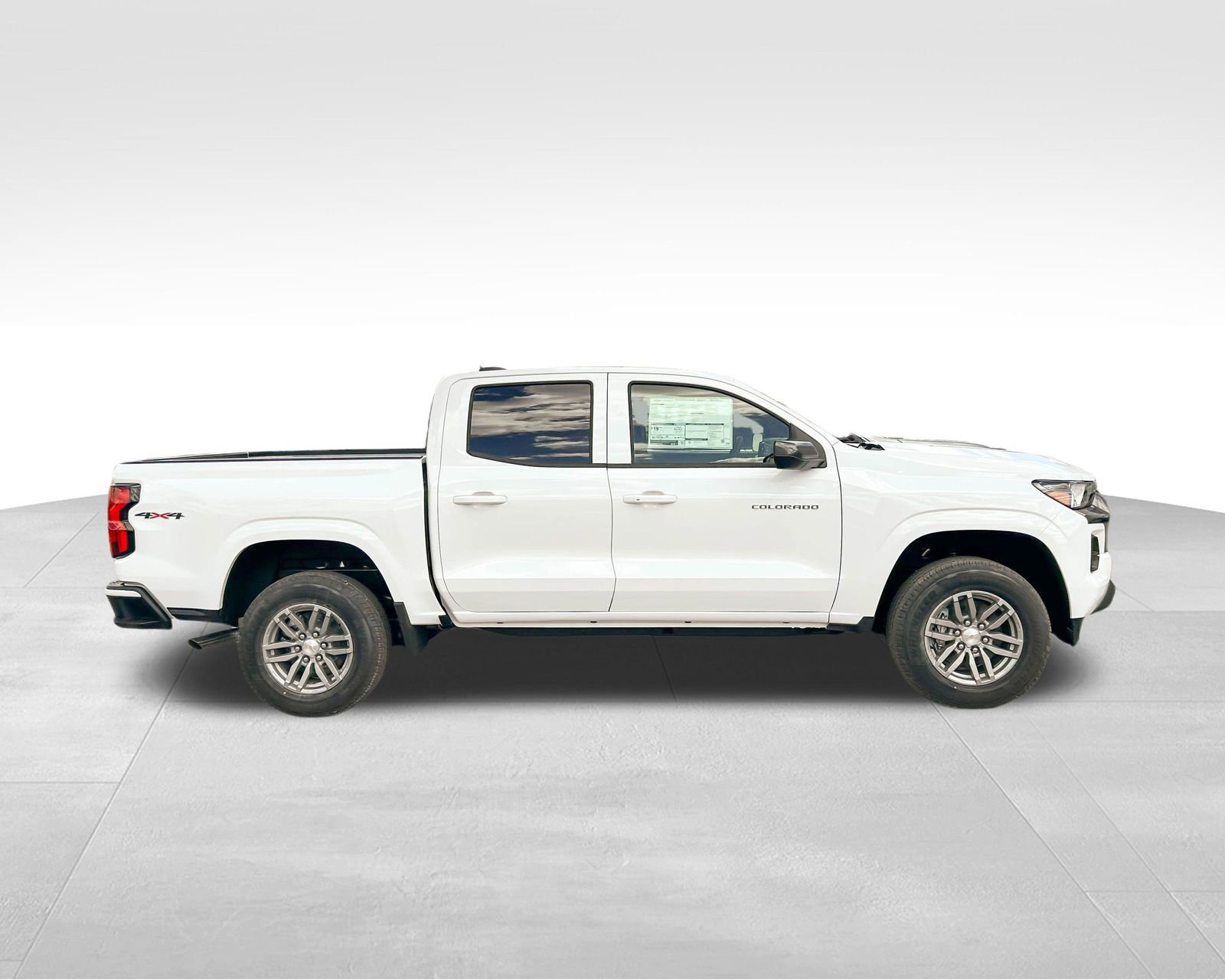 2025 Chevrolet Colorado Work Truck LT photo 4