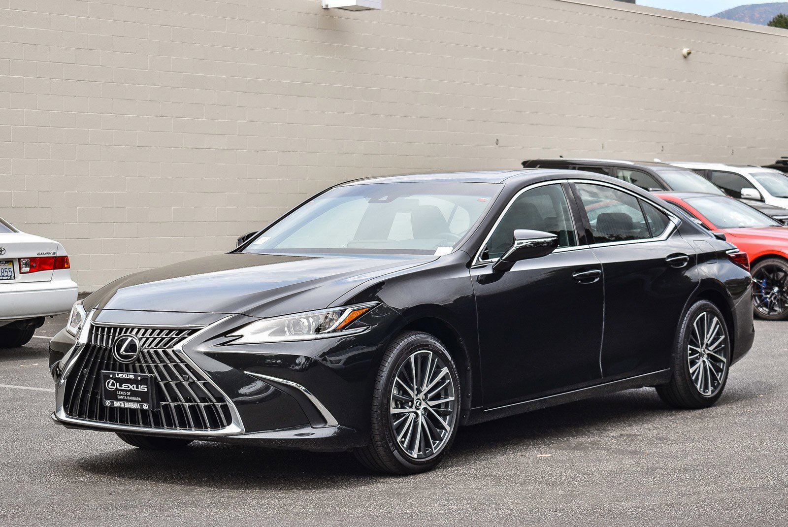2025 Lexus ES 300h photo 3