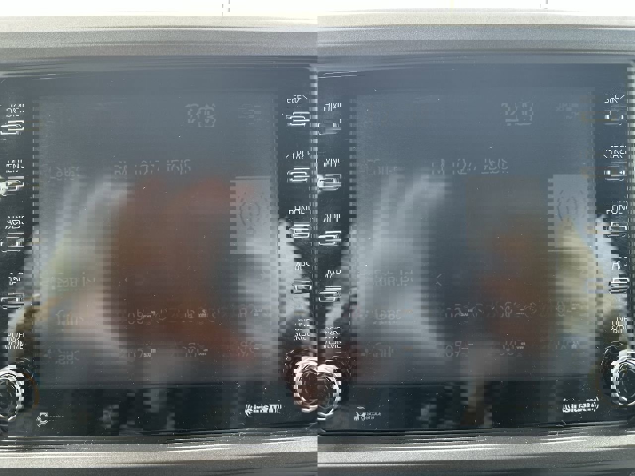 2020 Toyota Tacoma SR5 photo 12