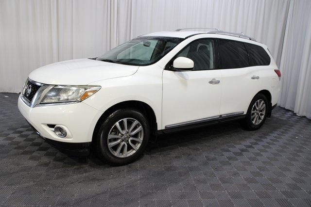 2014 Nissan Pathfinder SL photo 3