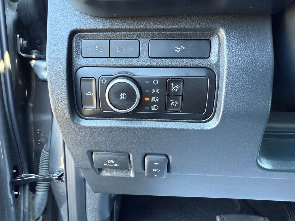 2023 Ford F-350 photo 14