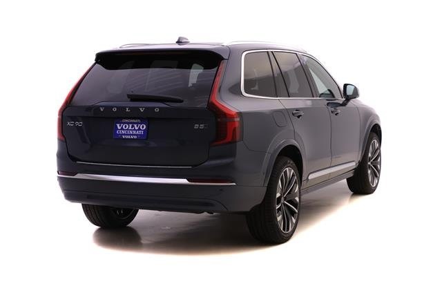 2026 Volvo XC90 B5 Plus photo 4