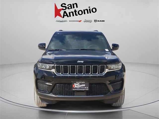 2025 Jeep Grand Cherokee Laredo X photo 2