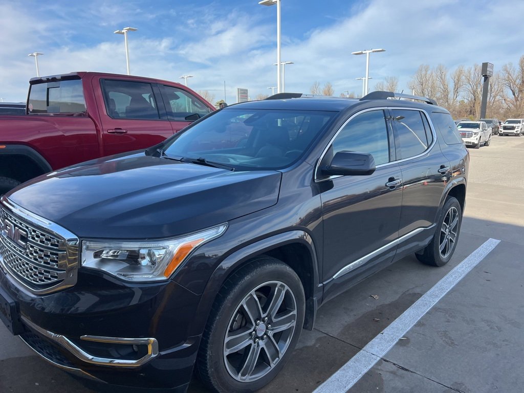 2018 GMC Acadia Denali's photo