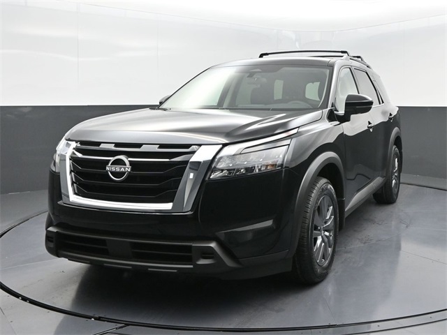 2025 Nissan Pathfinder SV's photo