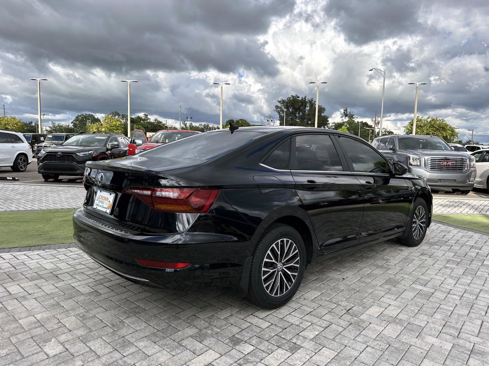 2019 Volkswagen Jetta SEL photo 2