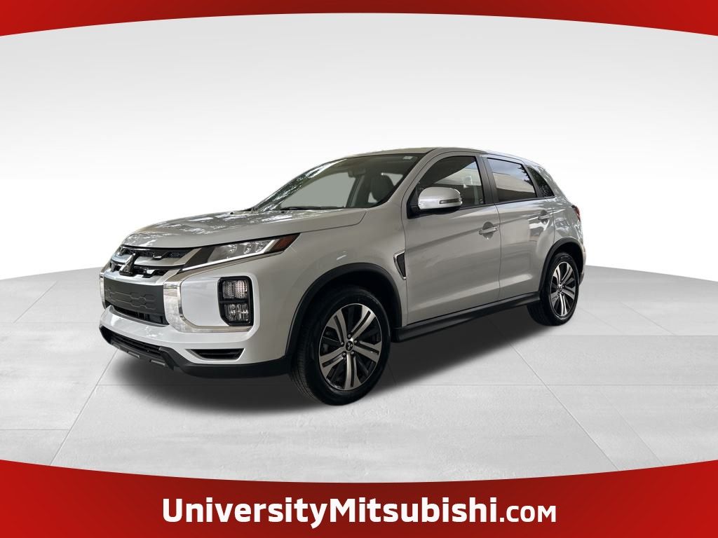 2025 Mitsubishi Outlander Sport SE's photo