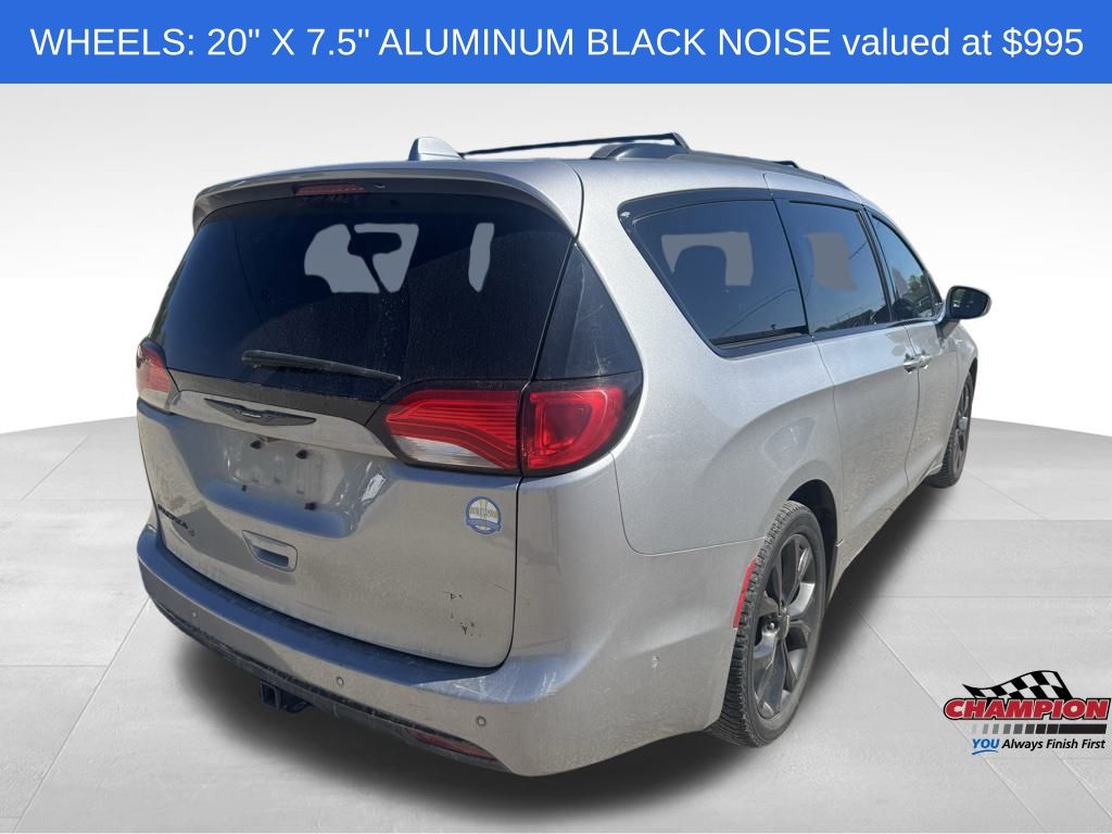 2019 Chrysler Pacifica Touring Plus photo 5