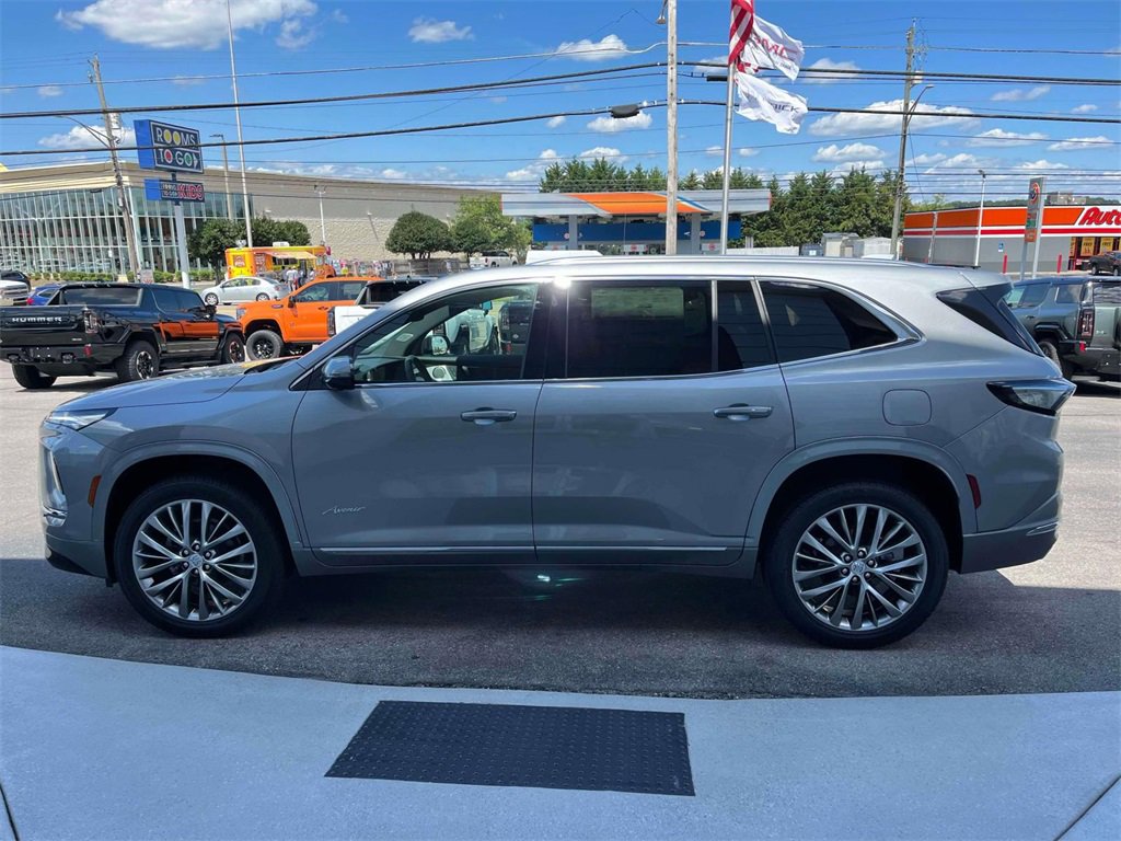 2025 Buick Enclave Avenir photo 6