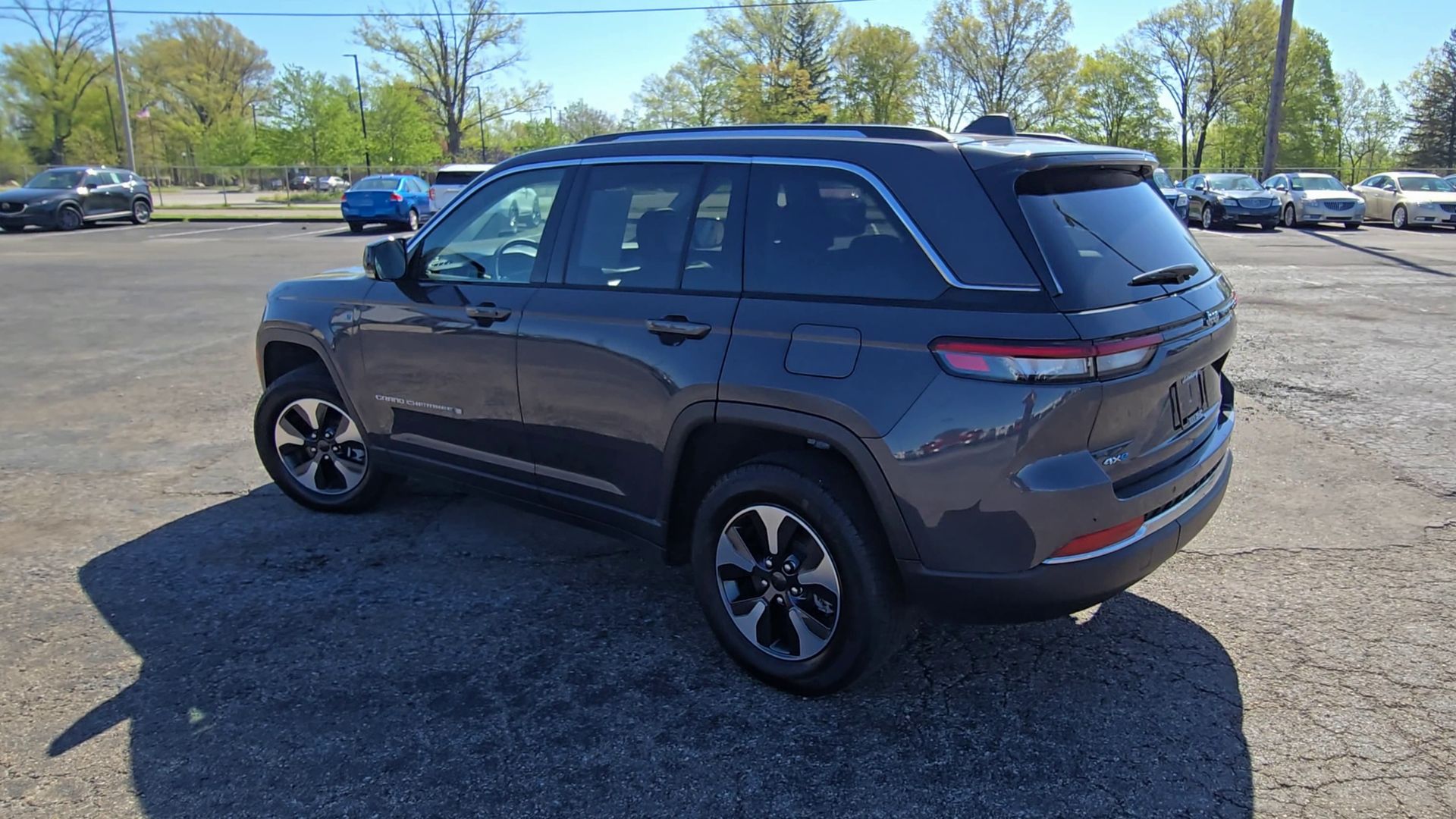 2023 Jeep Cherokee Base photo 39
