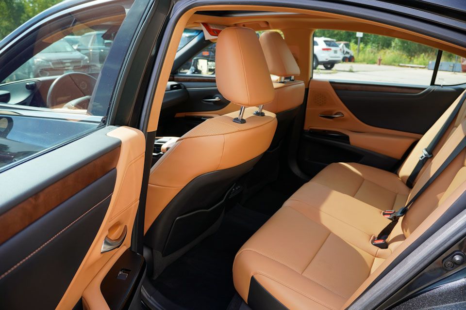 2022 Lexus ES 350 Premium photo 16