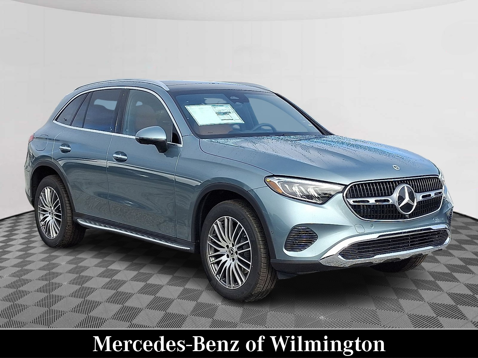 2026 Mercedes-Benz GLC Base's photo