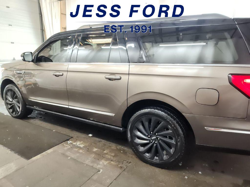 2021 Lincoln Navigator Black Label photo 2