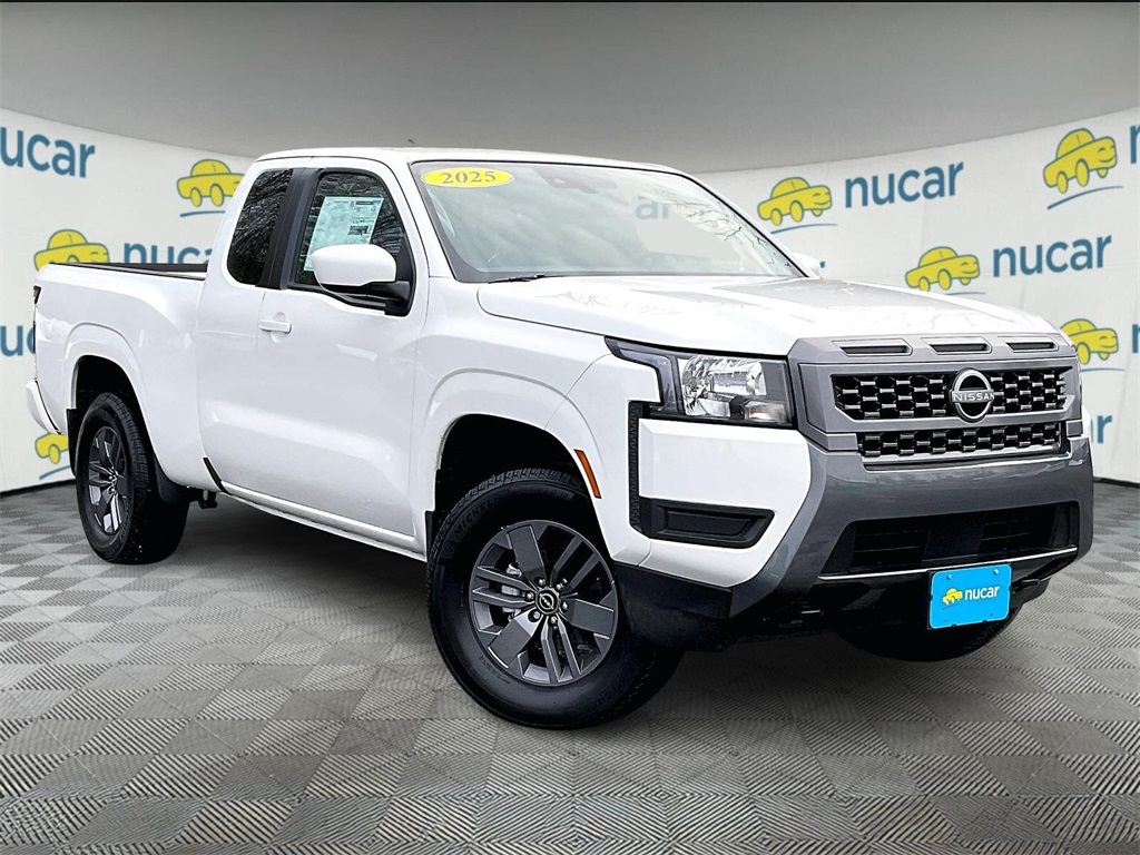 2025 Nissan Frontier SV's photo