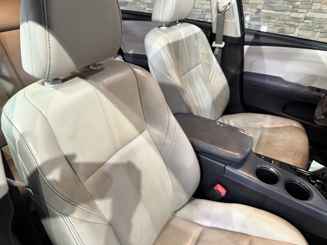 2013 Toyota Avalon Hybrid XLE Premium photo 4