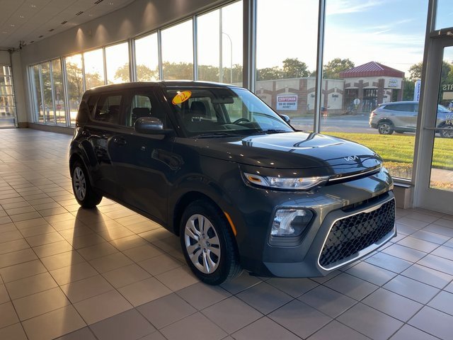 2022 Kia Soul LX photo 2