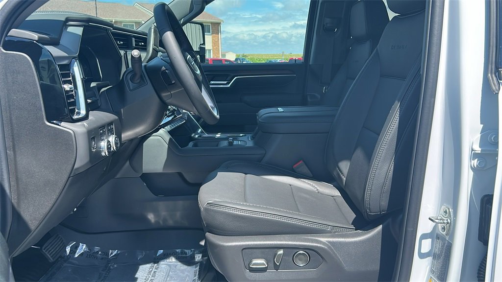 2025 Gmc Sierra 3500 HD Denali photo 10