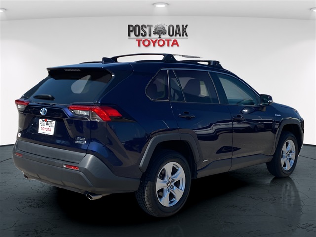 2021 Toyota RAV4 XLE photo 6