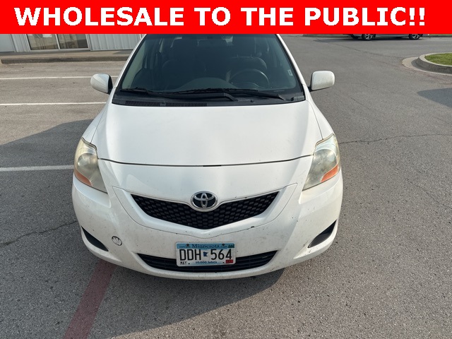 2011 Toyota Yaris Base photo 7