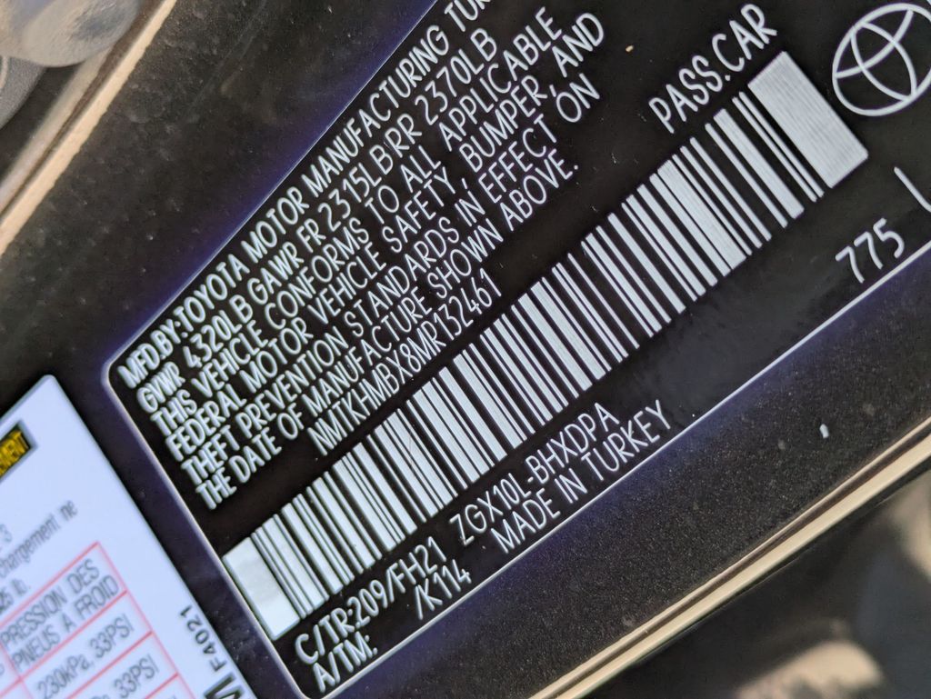 2021 Toyota C-HR LE photo 25