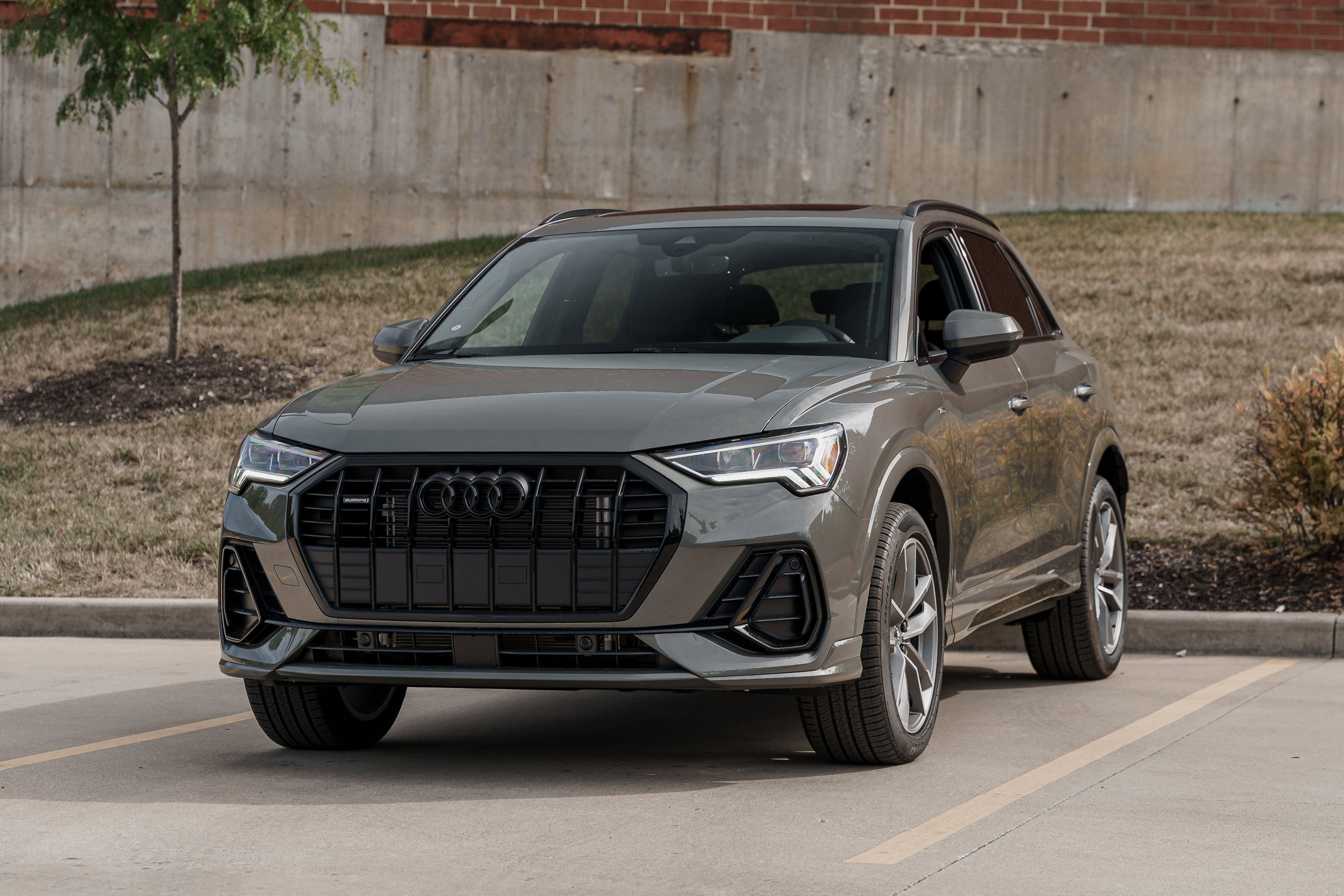 2025 Audi Q3 S line Premium photo 6