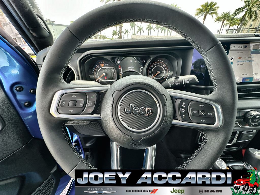 2025 Jeep Wrangler Sahara photo 14