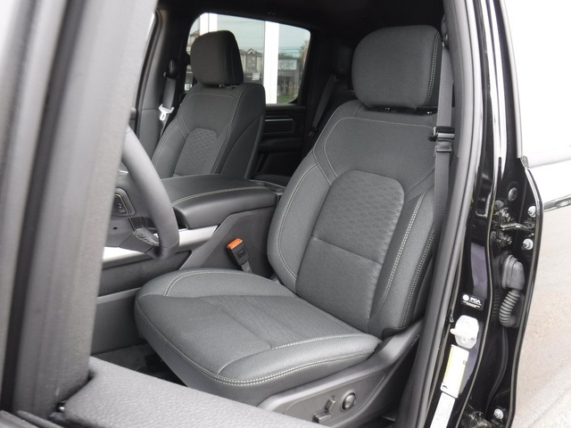 2025 Ram 1500 Big Horn photo 13