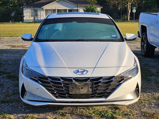 2022 Hyundai Elantra SEL photo 2