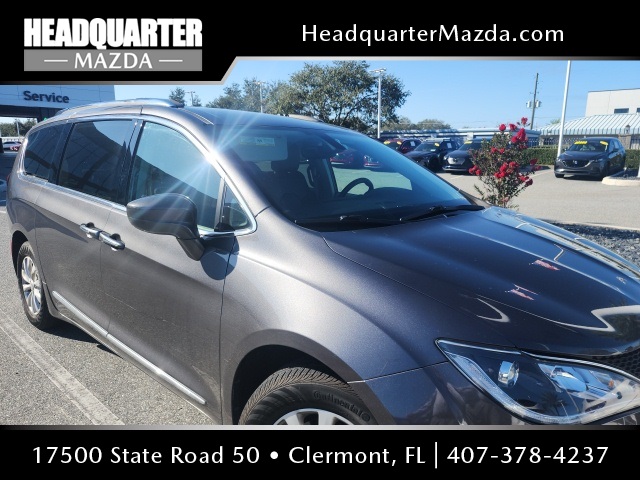 2018 Chrysler Pacifica Touring L's photo