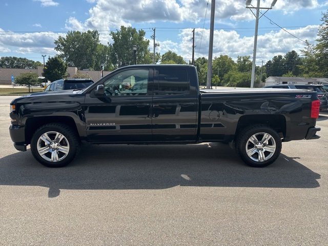 2017 Chevrolet Silverado 1500 LT photo 6