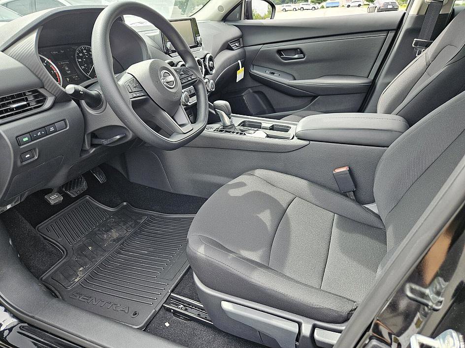 2025 Nissan Sentra S photo 7