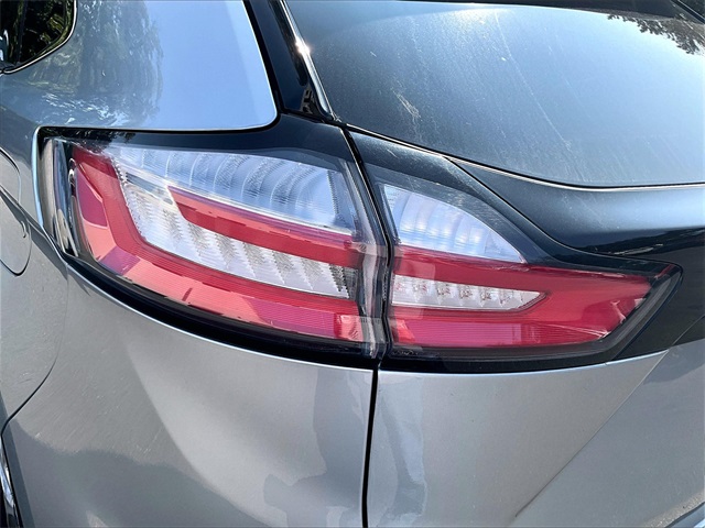 2022 Ford Edge SEL photo 30