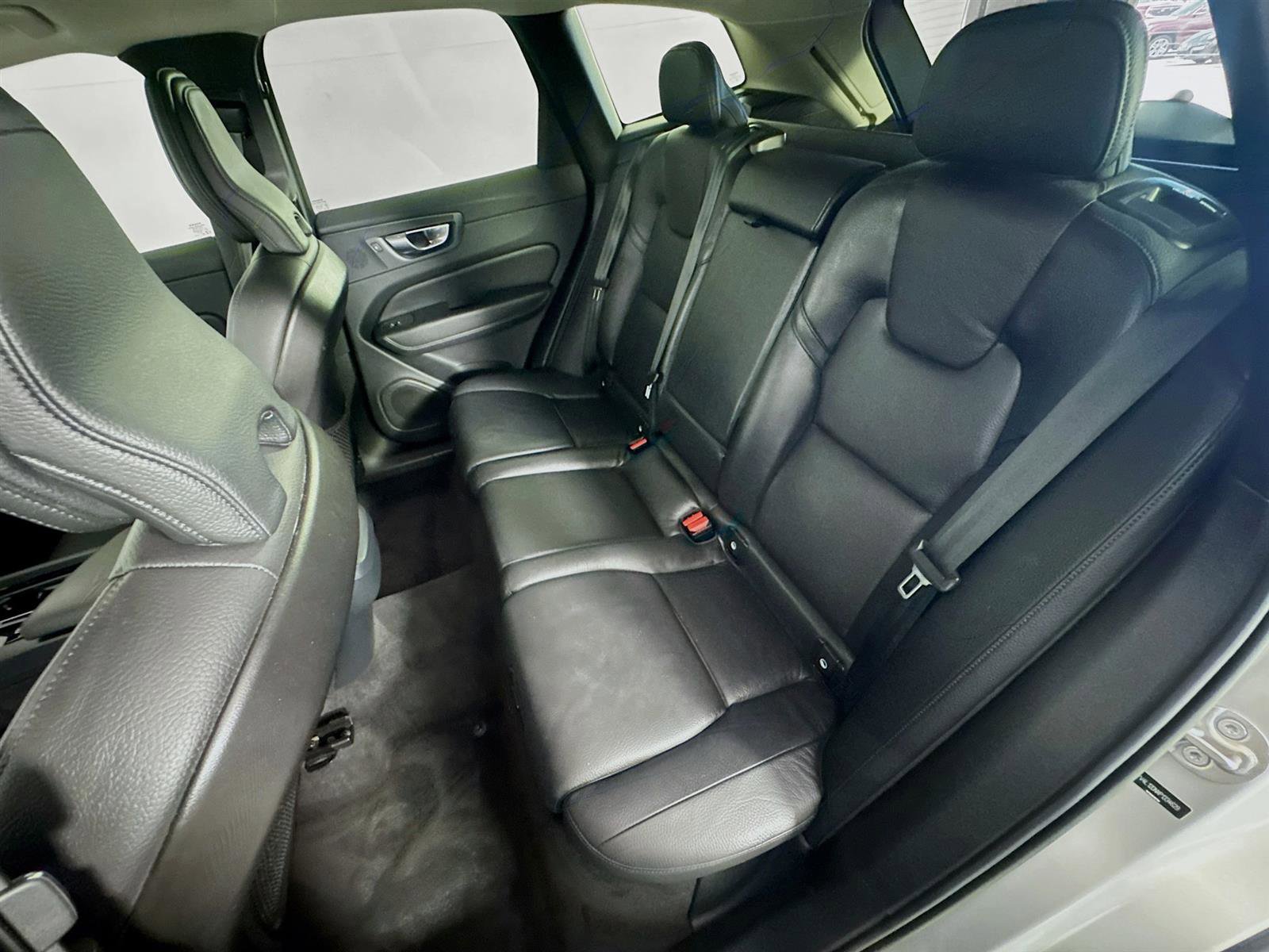 2023 Volvo XC60 B5 Plus photo 20