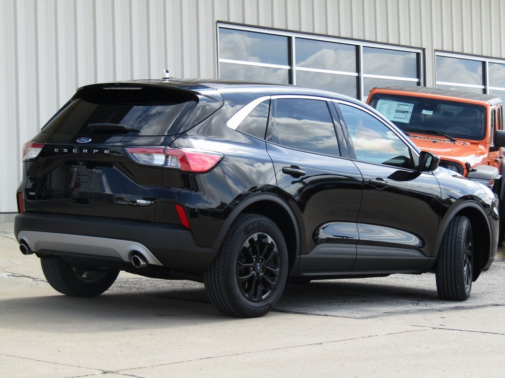 2020 Ford Escape SE photo 3